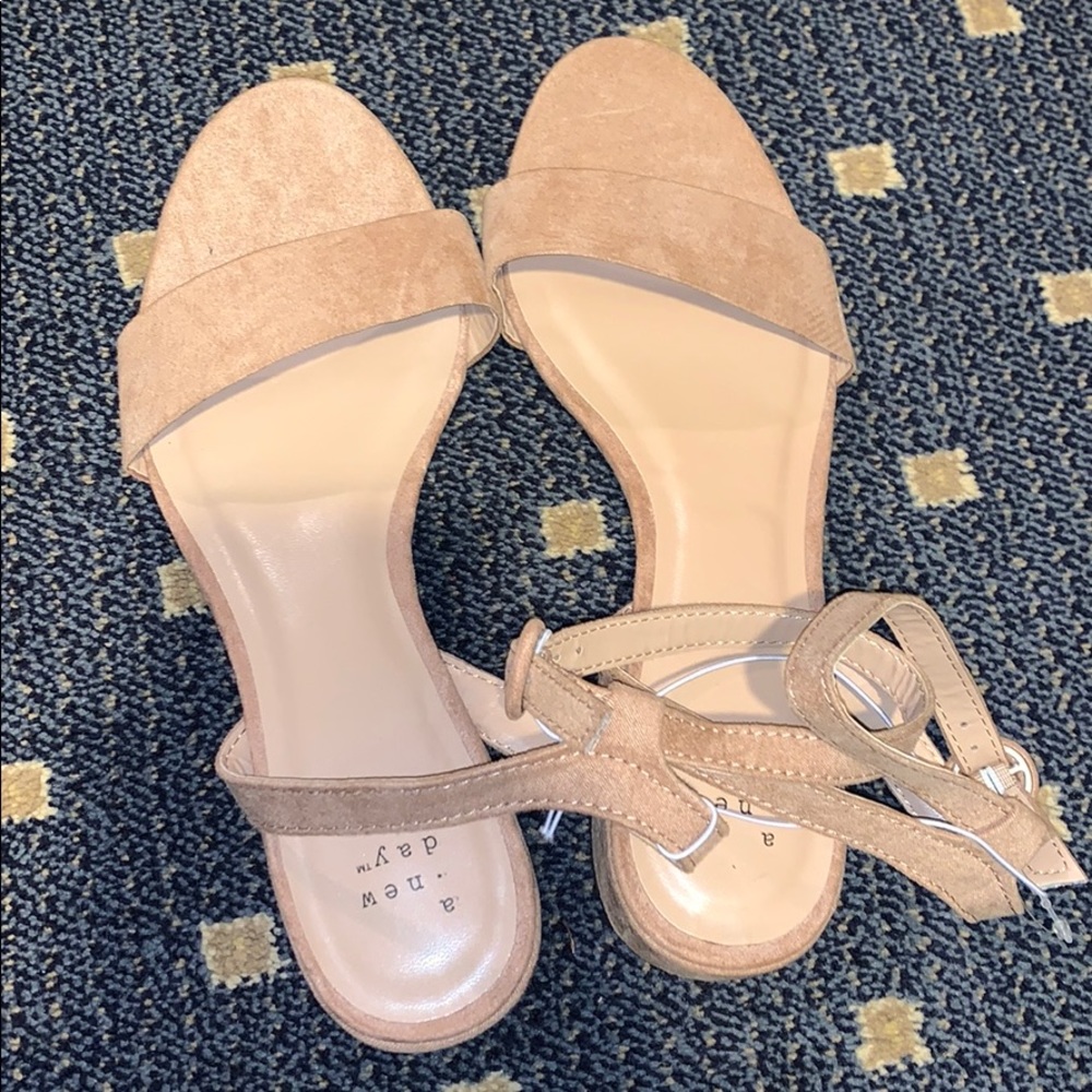 NEW nude sandals